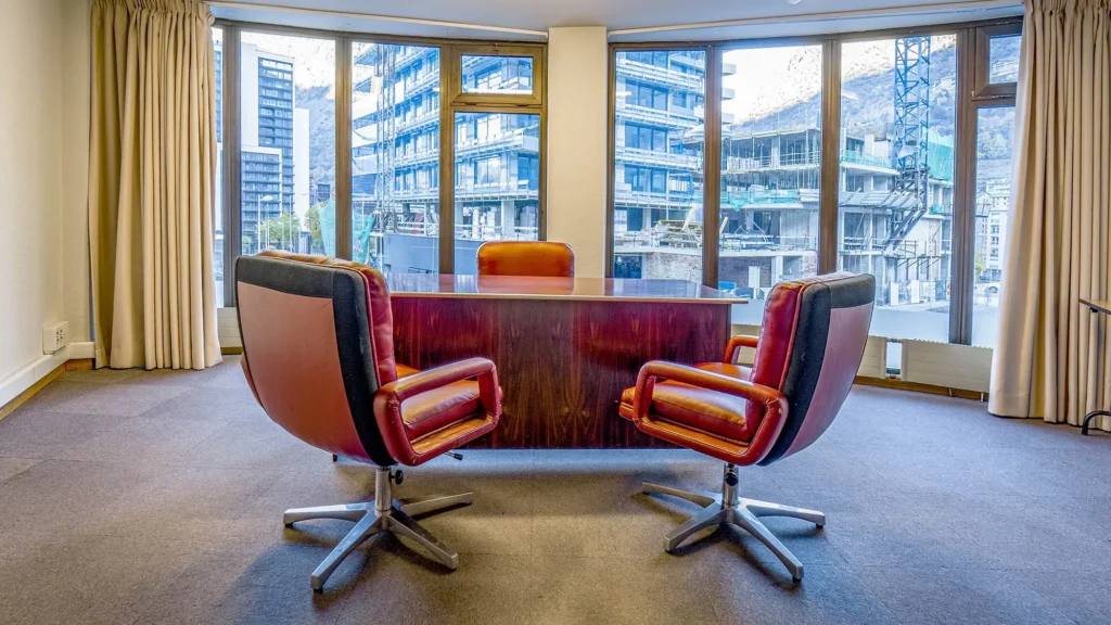 working space in one of the office rooms - roc blanc hotel & spa andorra