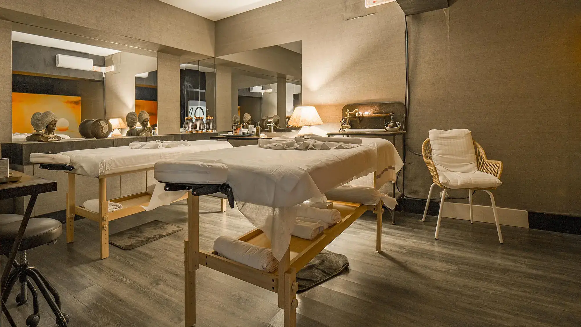 massage tables at the thermal spa - Hotel Roc Blanc