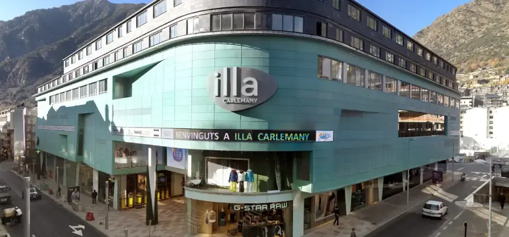 Outlets en Andorra - Centre Comercial Illa Carlemany. Roc Blanc Hotel